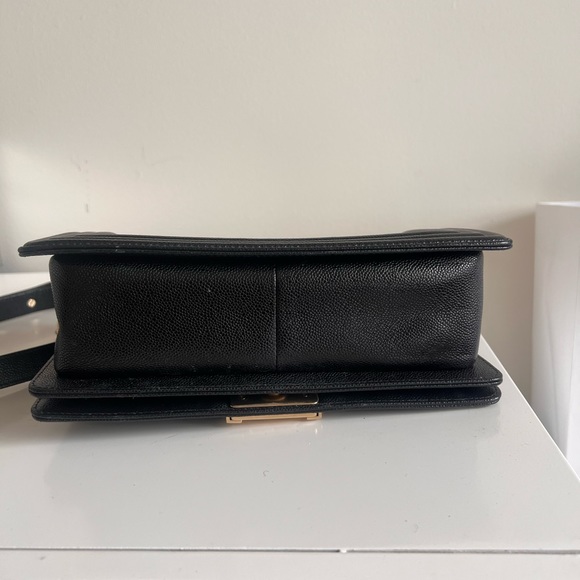 22C Chanel Boy Bag with silver/gold hardware - Picture 9 of 12